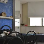 Lo Specchio Del Salento לינה וארוחת בוקר לצ'ה