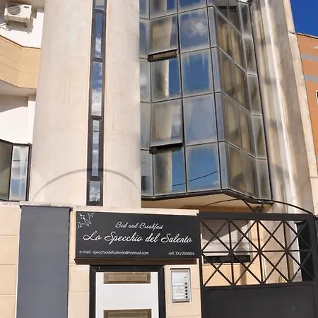 فندق مبيت وإفطار Lo Specchio Del Salento 2*